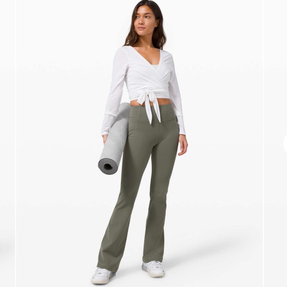 Lululemon Groove Pant Flare 32"
Grey Sage